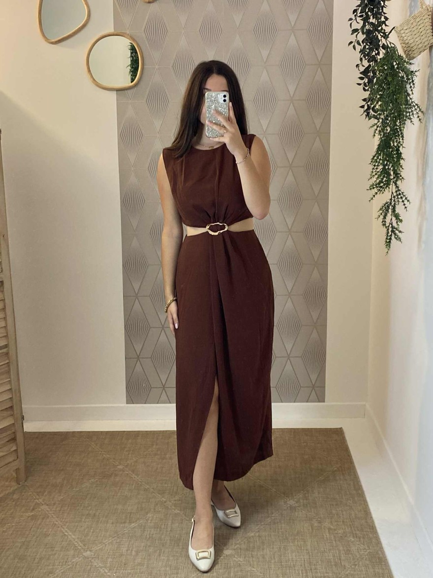 Robe marron clair avec bijou doré Kilky | Marina & Paloma