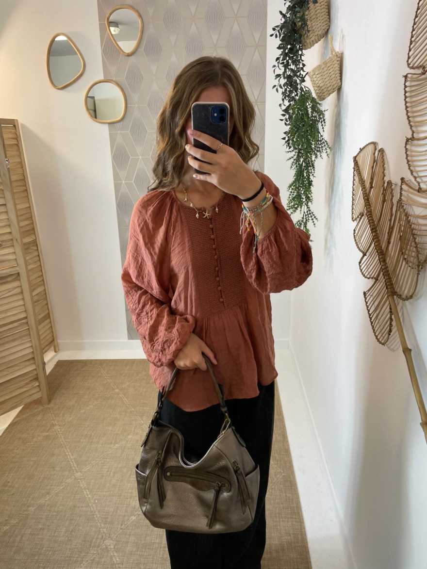 Sac à main taupe brillant à détails marron | Marina & Paloma