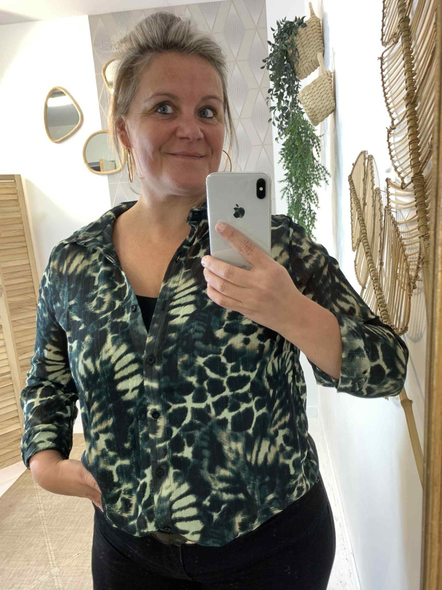Chemise grande taille vert foncé léopard Lilie Plus | Marina & Paloma