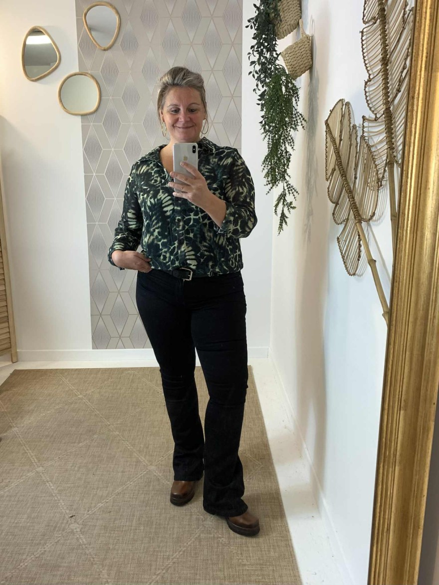 Chemise grande taille vert foncé léopard Lilie Plus | Marina & Paloma