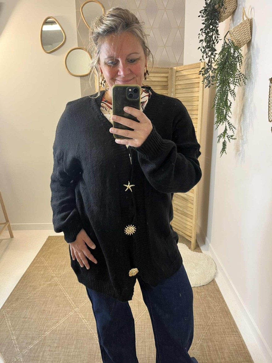 Gilet long grande taille noir E&F avec broches dorées | Marina & Paloma