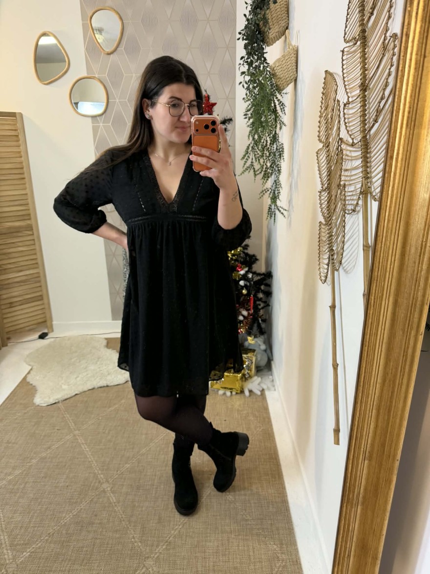 Robe courte fluide en voile plumetis noir | Marina & Paloma