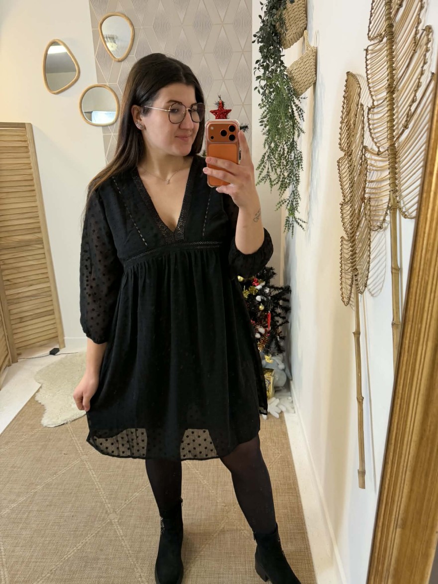 Robe courte fluide en voile plumetis noir | Marina & Paloma