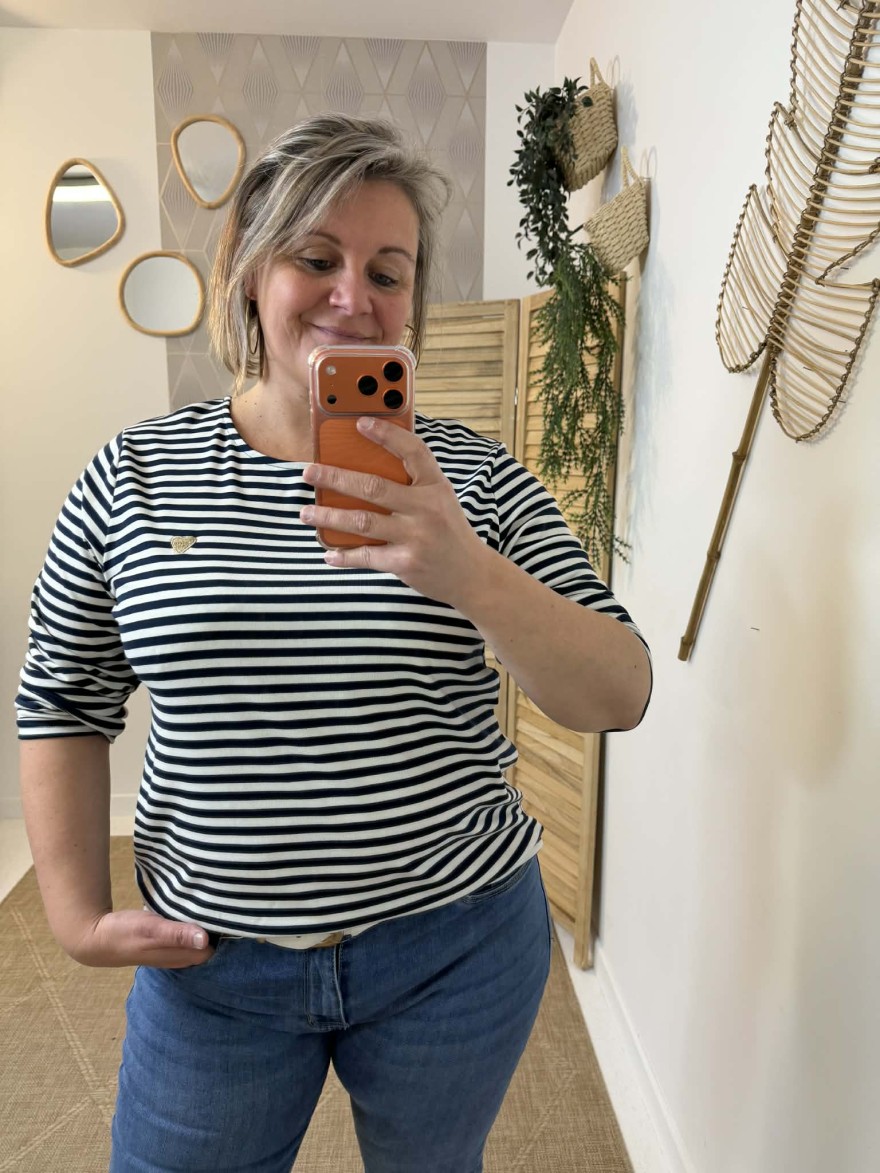 Haut marinière curvy bleu marine chic | Marina & Paloma (65 caractères)