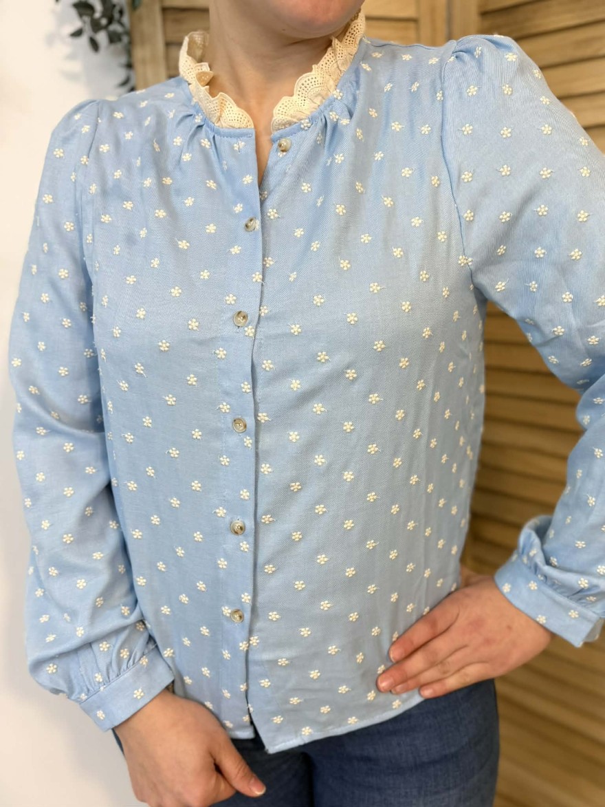 Chemise Emma & Ella col volant dentelle bleu ciel | Marina & Paloma