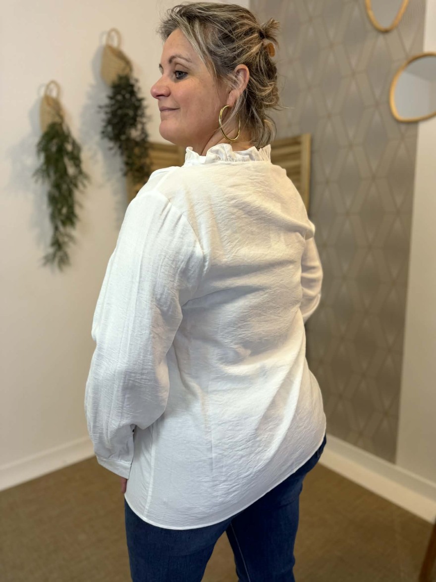 Blouse Blanche Grande Taille Col Volanté Fluide | Marina & Paloma