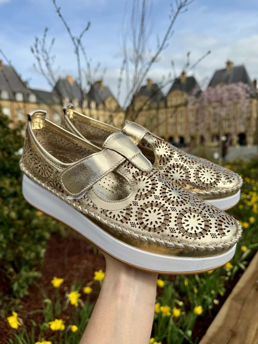 Chaussure Confort Pedro Torres 7103-BON1 Cuir Doré Ajouré | Marina & Paloma