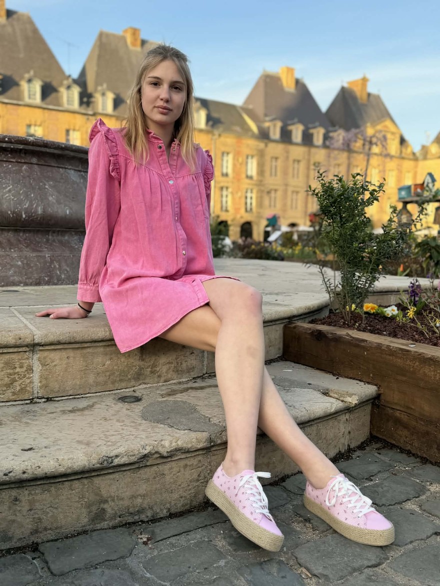 Robe jean fuchsia Kilky volants épaules coupe fluide été | Marina & Paloma