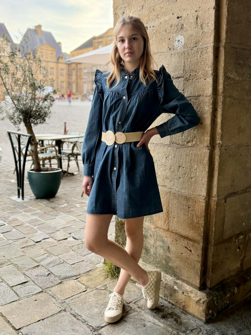 Robe jean Kilky bleu denim ceinturée volants tendance | Marina & Paloma