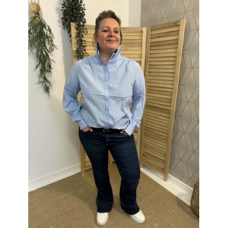 Chemise rayée col bouffant bleu clair – coupe ample grande taille | Marina & Paloma