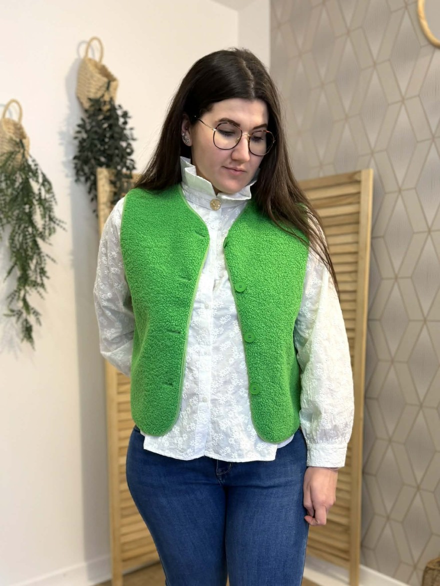Gilet sans manches vert bouclette femme tendance | Marina & Paloma