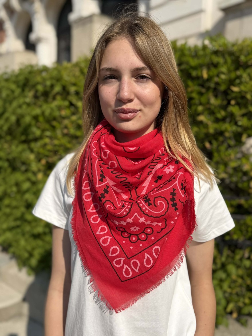 Carré Effet Bandana Rouge Motif Paisley Léger Tendance | Marina & Paloma