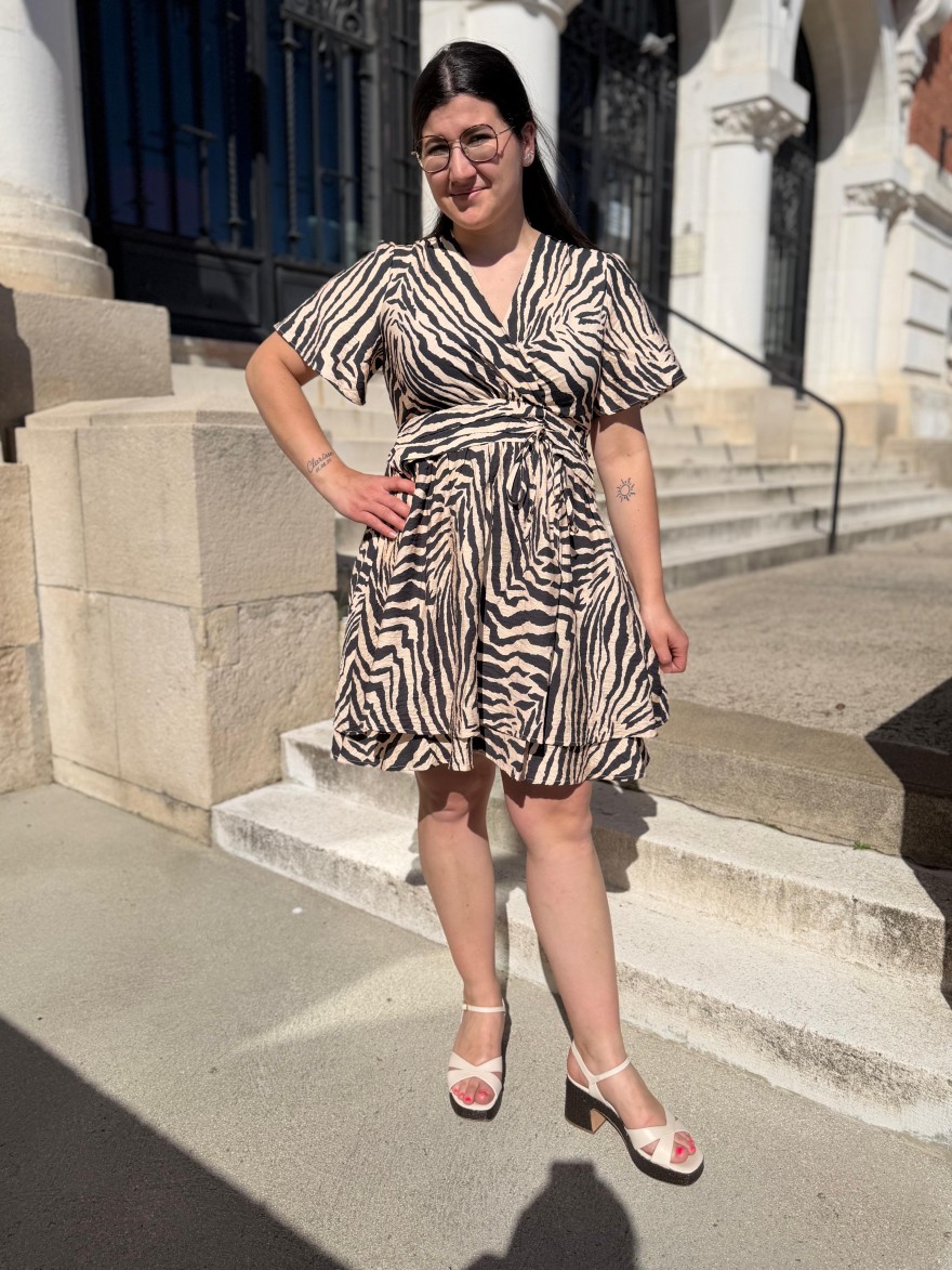 Robe zèbre cintrée col V nœud taille fluide femme | Marina & Paloma