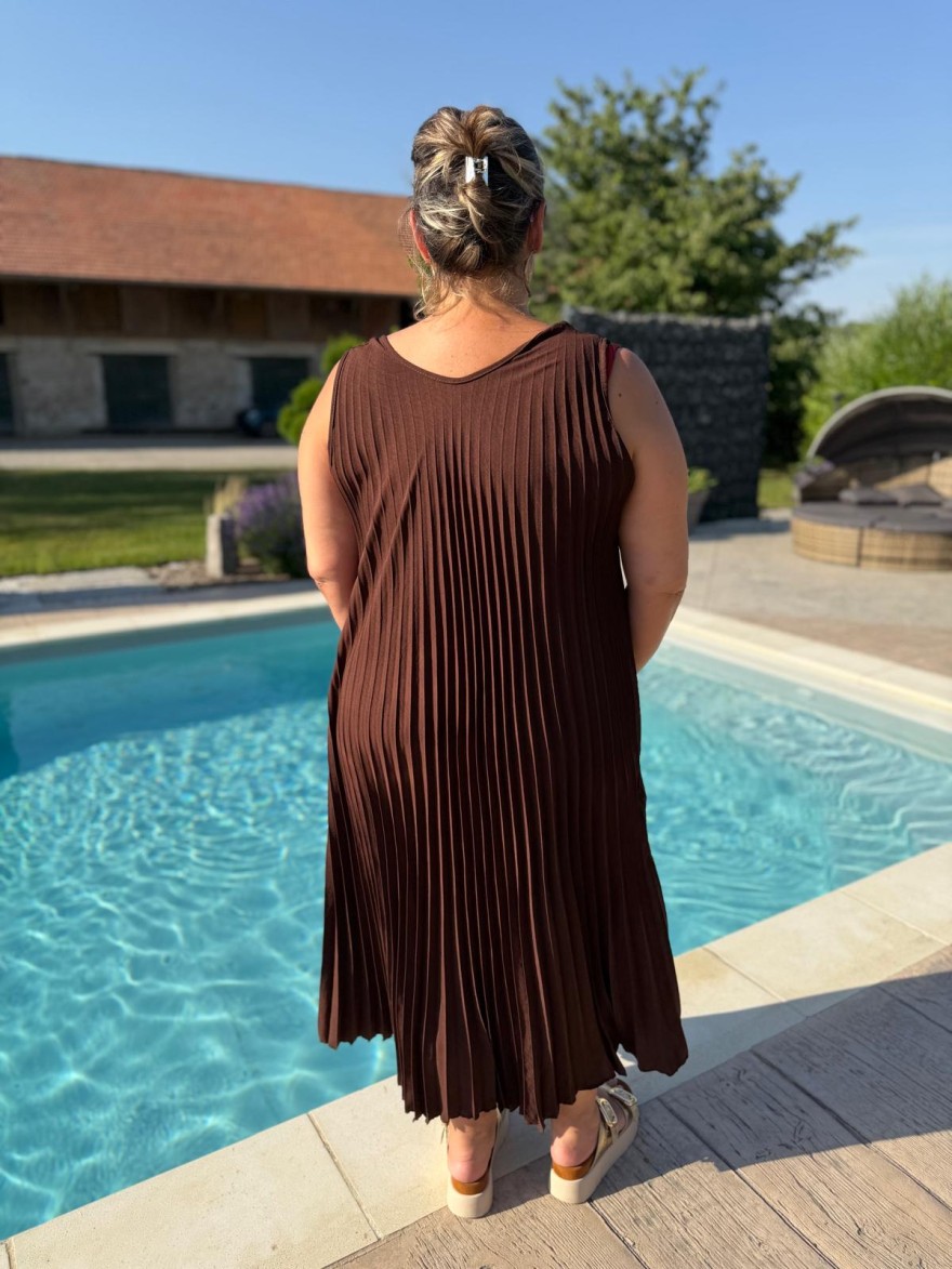 Robe Longue Plissée Grande Taille Chocolat |Marina & Paloma