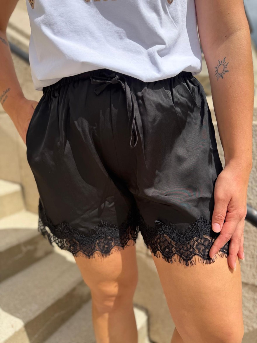 Short Noir Satin Dentelle Taille Haute Kilky Femme | Marina & Paloma