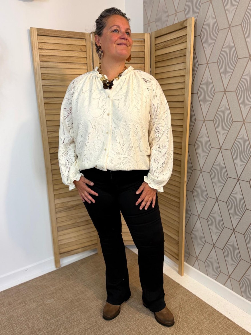 Chemise Brodée Beige Maelle Grande Taille en Dentelle | Marina & Paloma