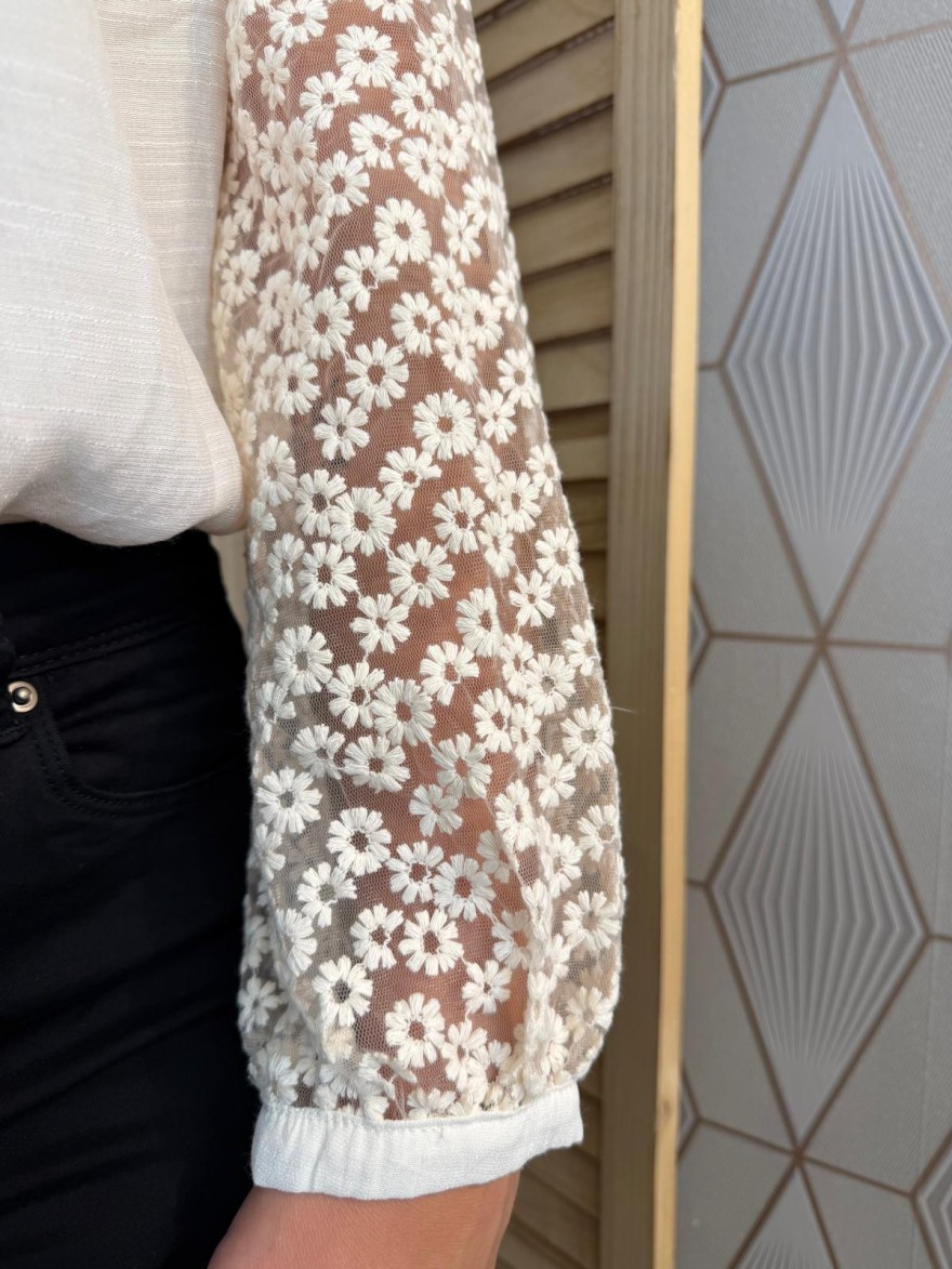 Chemise Brodée Beige It Hippie avec Tulle Fleuri Délicat | Marina & Paloma