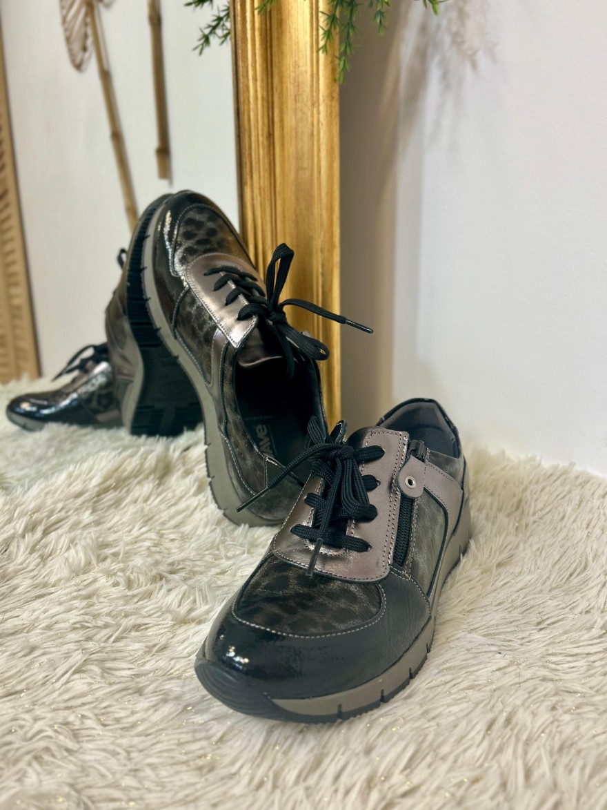 Basket Suave Nancy 10504SV1 cuir noir et détails métallisés | Marina & Paloma