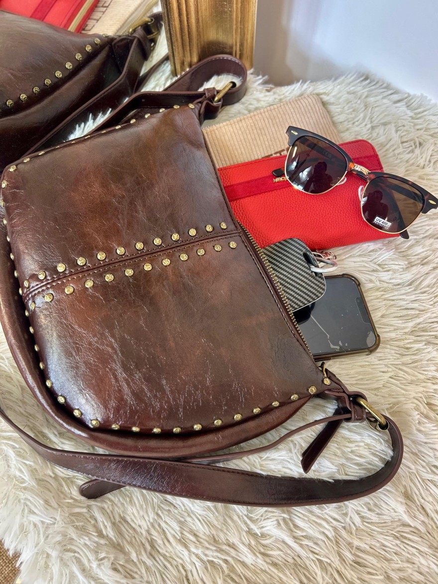 Sac Bandoulière Demi-Lune Clouté Grainé Format Moyen | Marina & Paloma