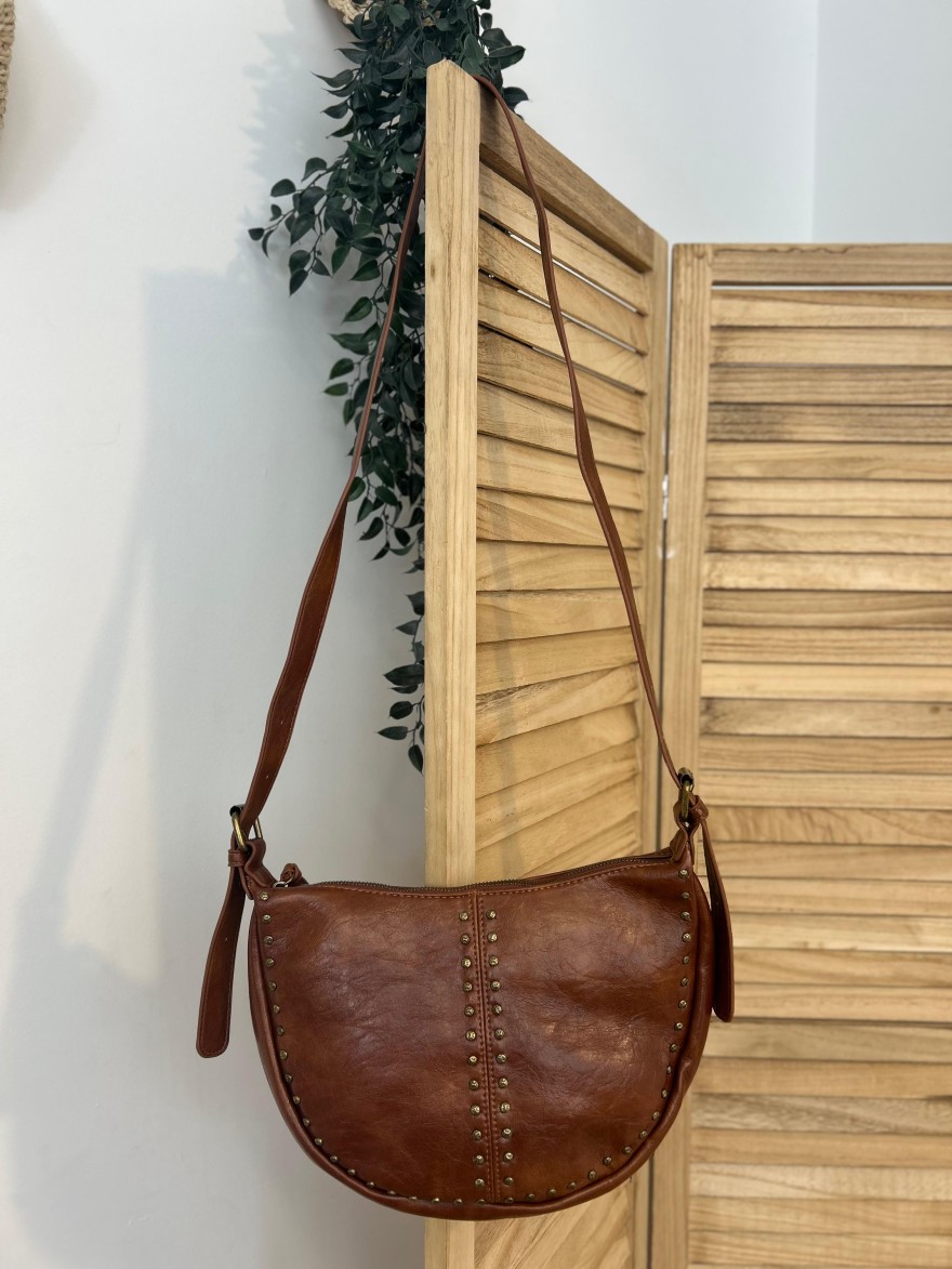 Sac Bandoulière Demi-Lune Clouté Grainé Format Moyen | Marina & Paloma