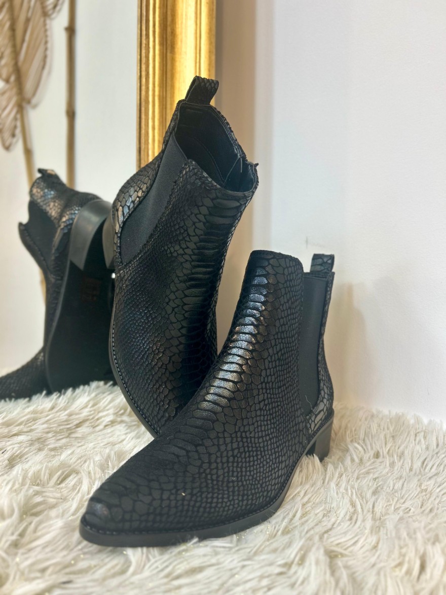 Bottine Noire Pointue Effet Python Chelsea Talon 3 cm | Marina & Paloma