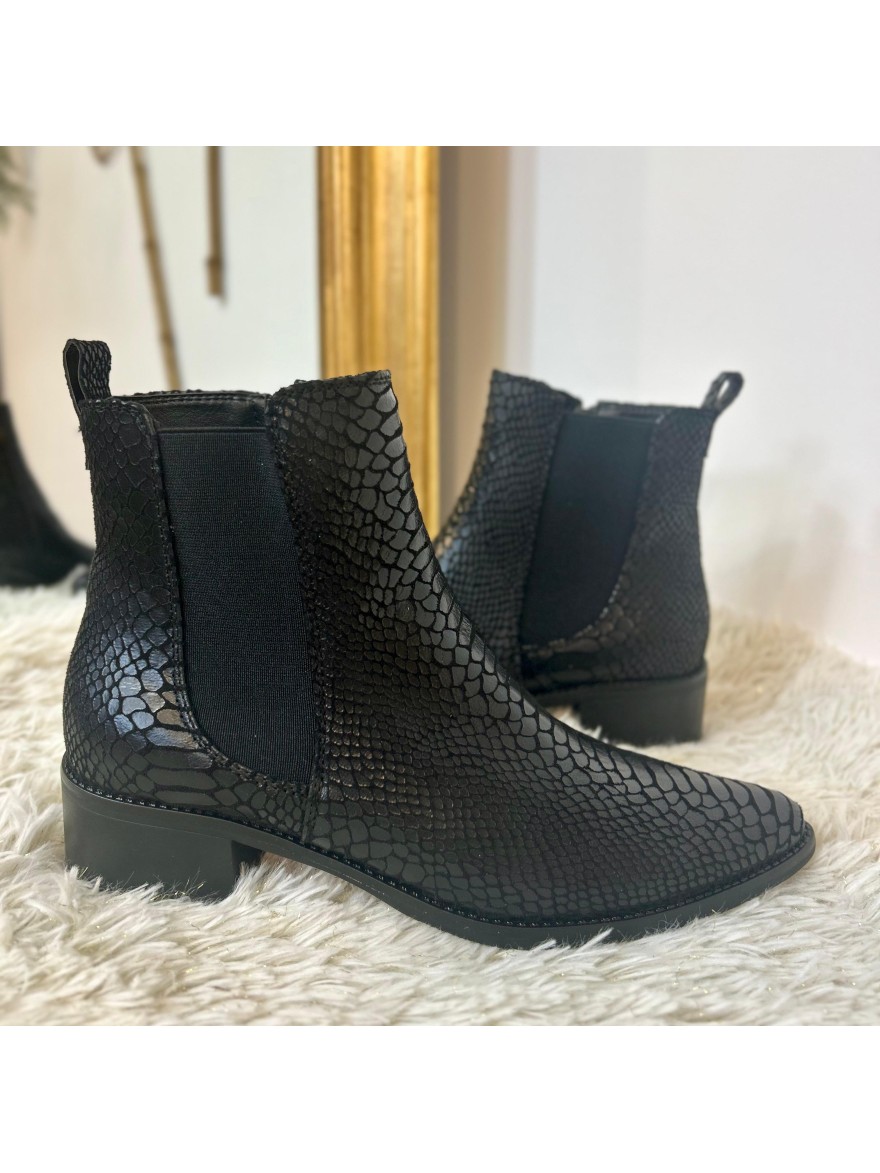 Bottine Noire Pointue Effet Python Chelsea Talon 3 cm | Marina & Paloma