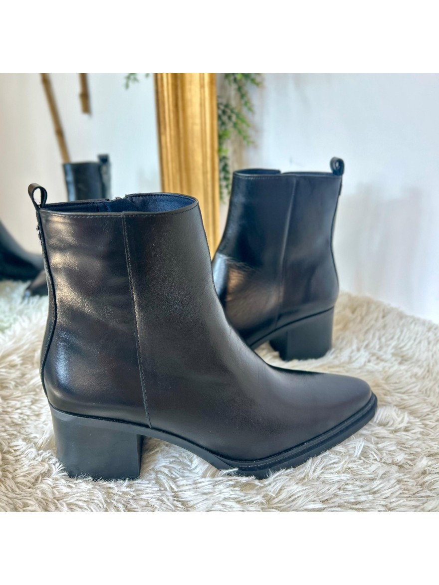 Bottine à Talon Dorking Tess D9822 Noire – Bout Pointu | Marina & Paloma
