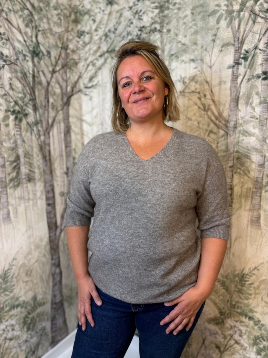 Pull Uni Grande Taille Col V et Coupe Ample | Marina & Paloma