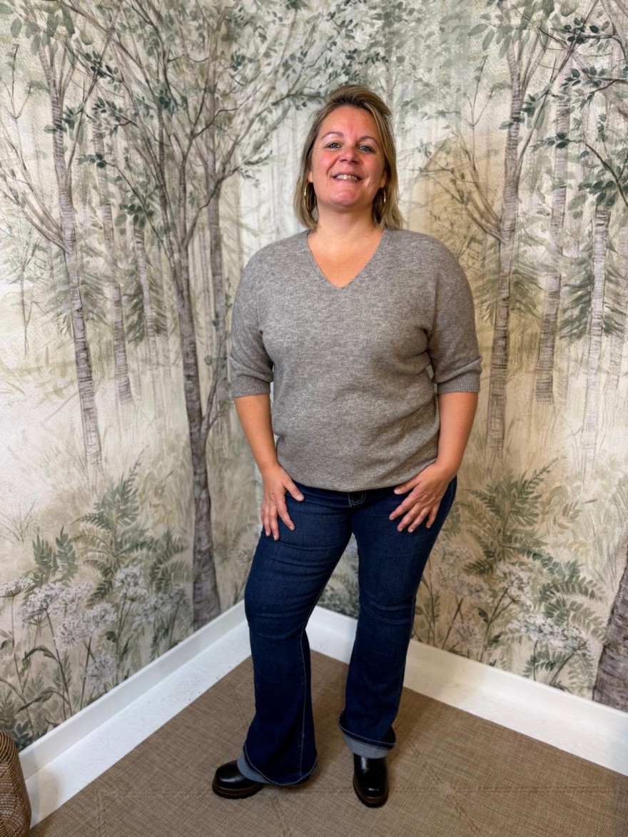 Pull Uni Grande Taille Col V et Coupe Ample | Marina & Paloma