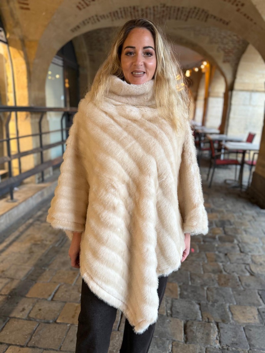 Poncho Fausse Fourrure Beige à Col Montant | Marina & Paloma
