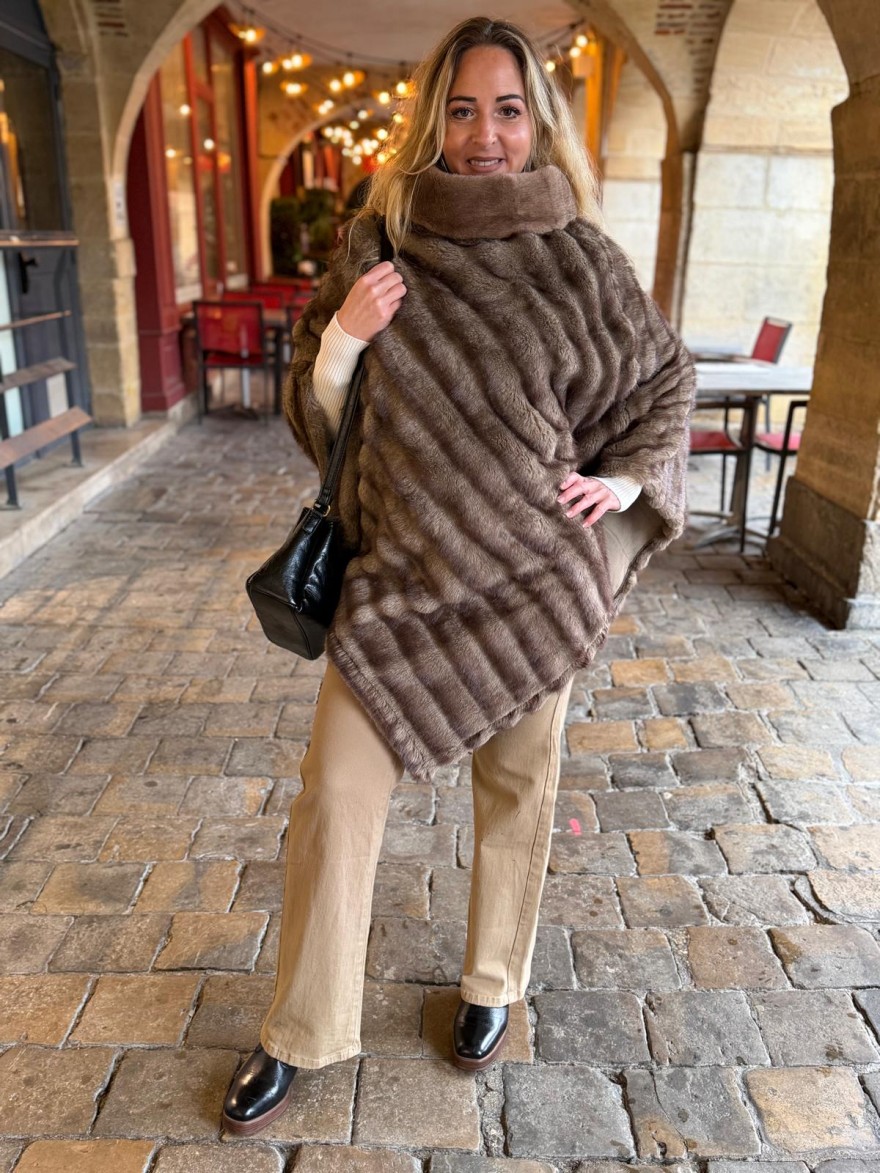 Poncho Fausse Fourrure Taupe à Col Montant | Marina & Paloma