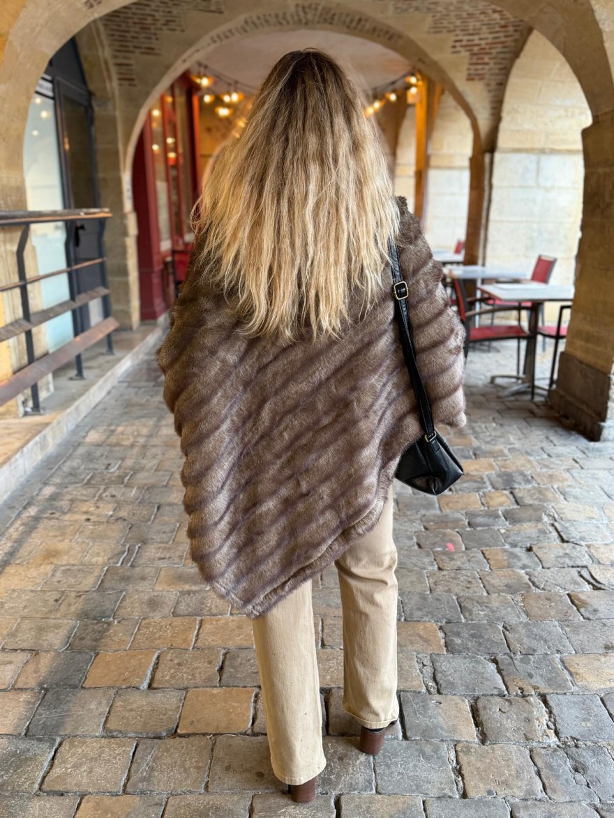 Poncho Fausse Fourrure Taupe à Col Montant | Marina & Paloma